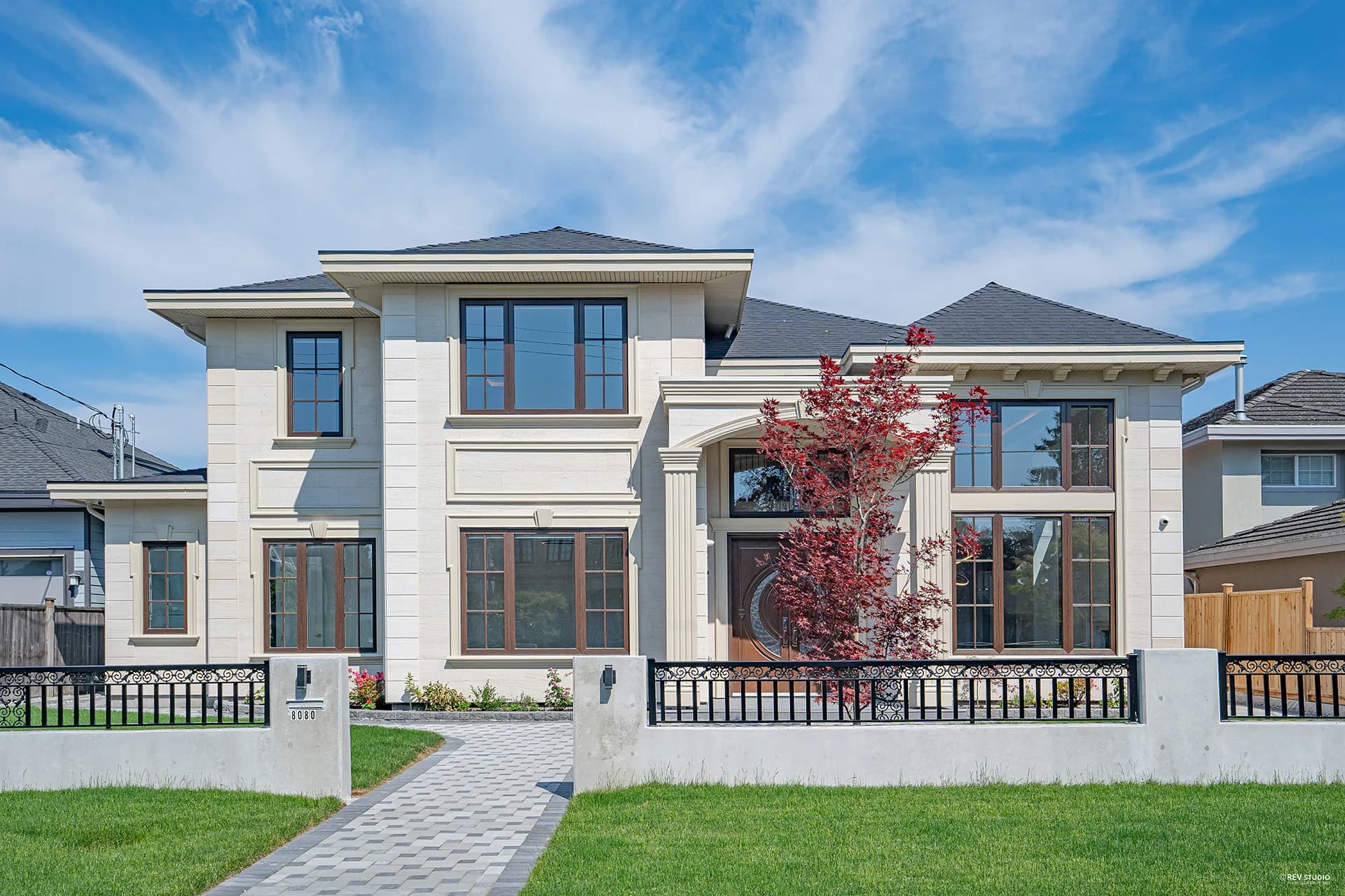 Alanmore Residence: front elevation at midday
